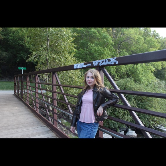 Cute leather jacket - Picture 2 of 4